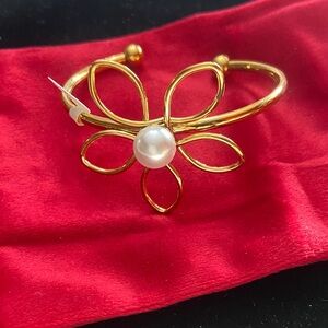 Gold Plated Stainless Steel Pearl Flower Bracelet